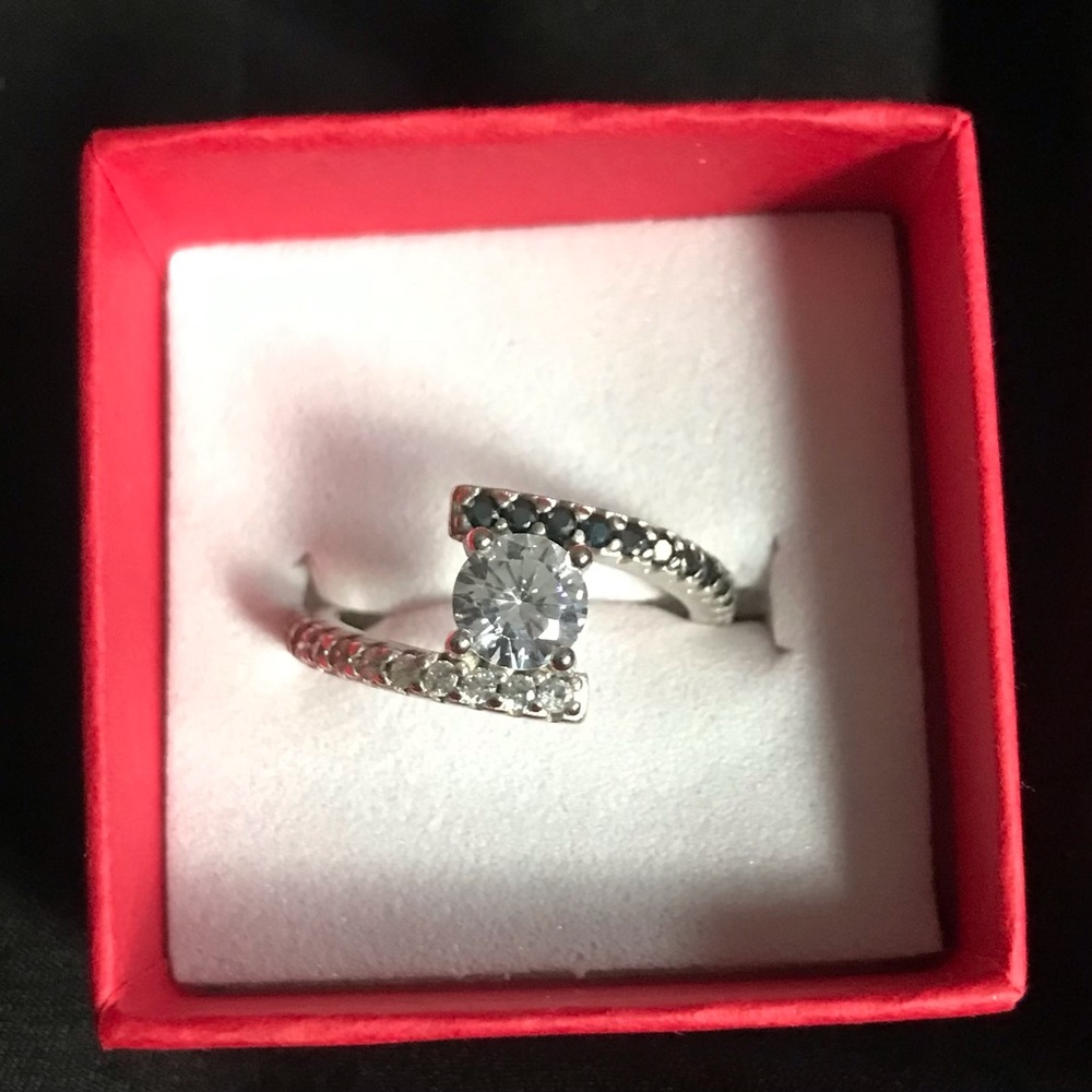 Elegant Sterling Silver Women's Ring